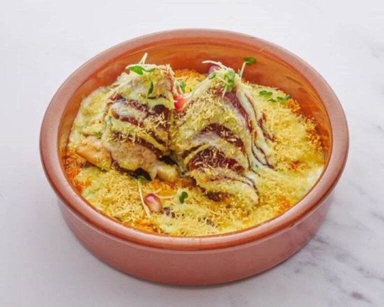 Samosa chaat at Maaya