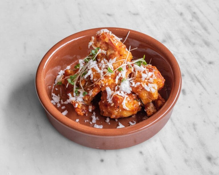 Devilled king prawns at Maaya